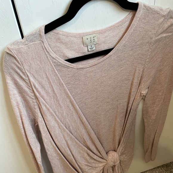 Light pink sweater - Picture 3 of 4